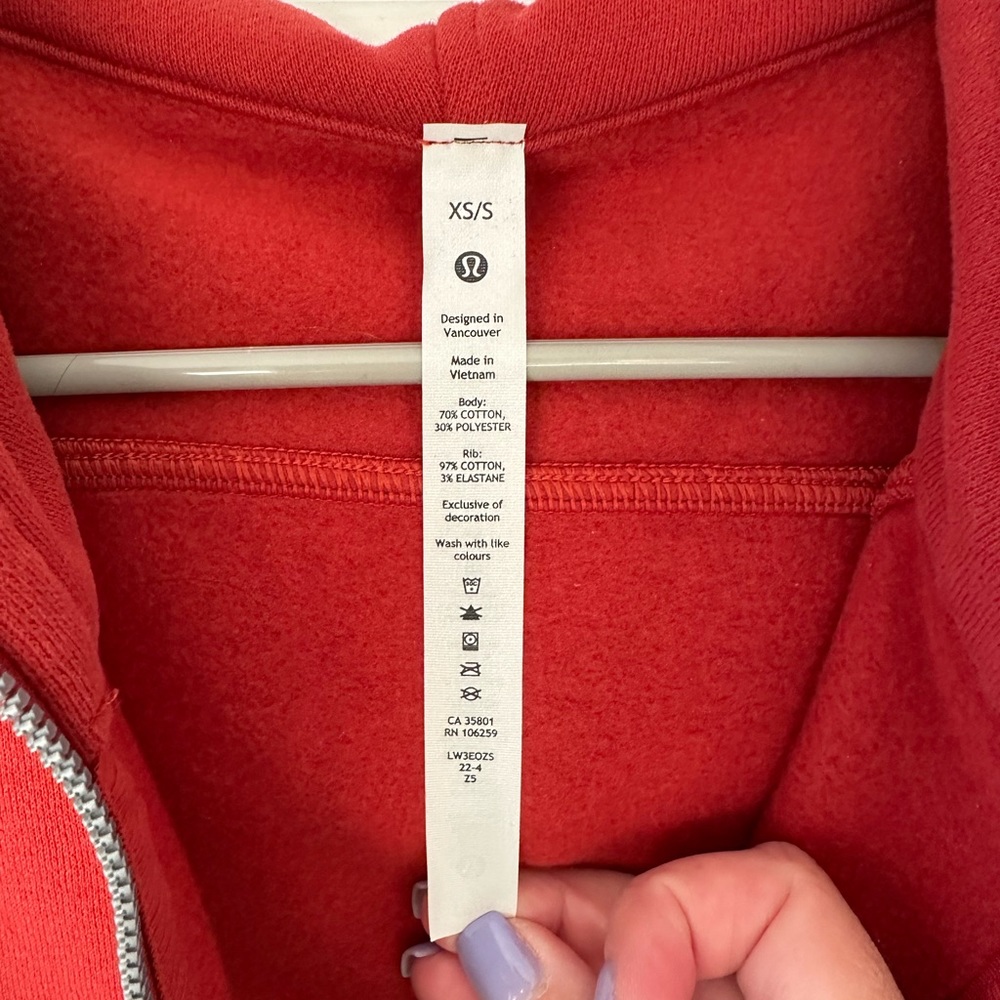Women’s Lululemon Cropped Hooded Sweatshirt